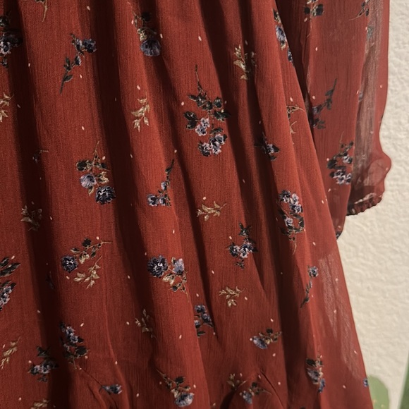 Burgundy Floral Dress - Picture 5 of 5